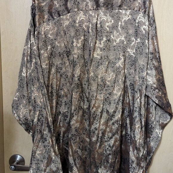 Men's L Thai Silk Toggle Shirt - Picture 5 of 5